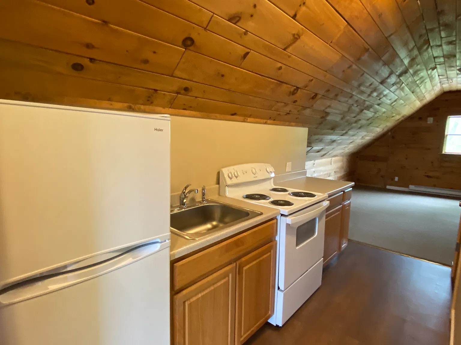 Studio, 700 sqft, $950 — Photo 3