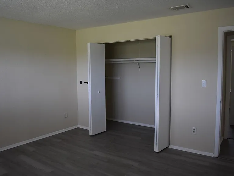 3134 Edgewood Dr NE — Photo 29