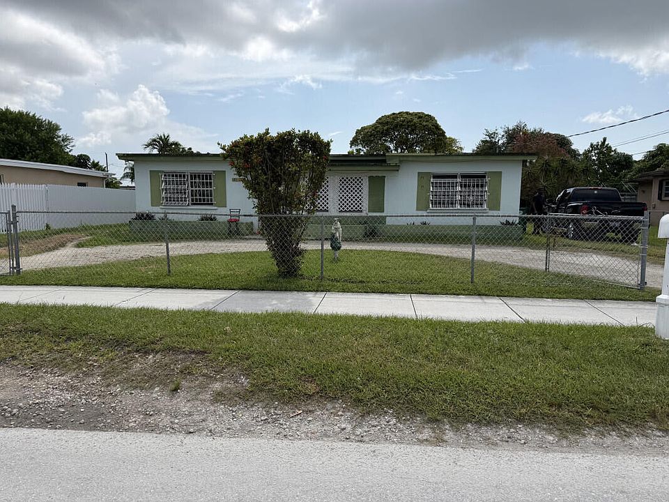 1st image of 26525 SW 138th Court