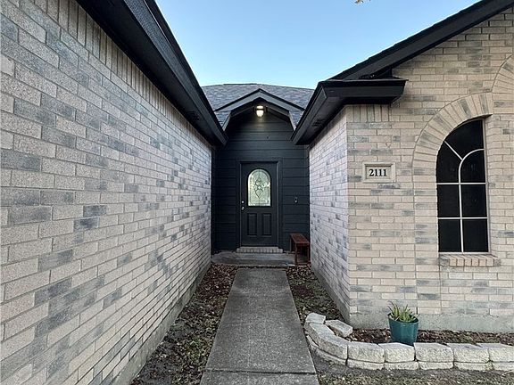 3rd image of 2111 Bay Breeze