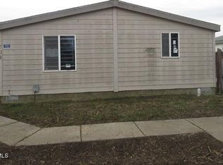 702 Mark Ave, Granger, WA 98932