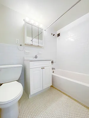 Rented by City Connections Realty | media 19