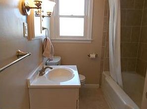 5th image of 264 Greenwood Dr
