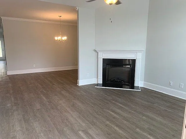 3236 Gordon Dr #A — Photo 2