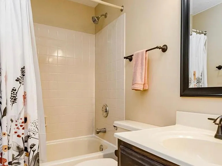 1238 Quaker Ridge Dr — Photo 12