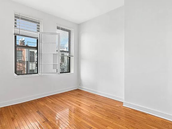 4th image of 859 Halsey St #2E