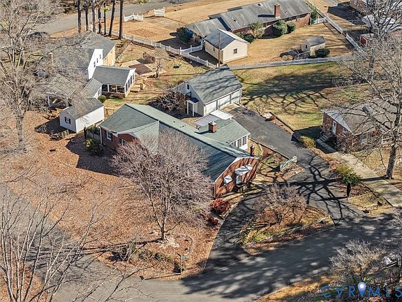 2nd image of 8411 Lyndale Dr