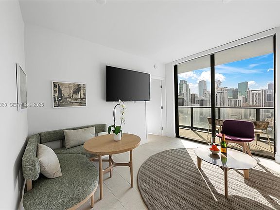 5th image of 159 NE 6th St #2608
