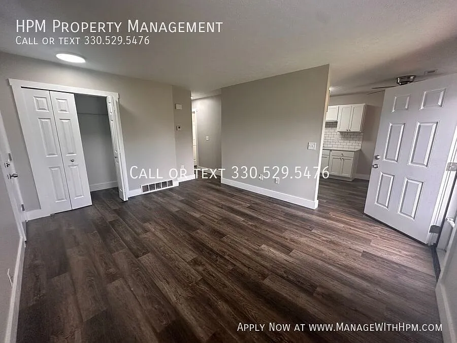 2 bed, 1.0 bath, 741 sqft, $1,095 — Photo 2