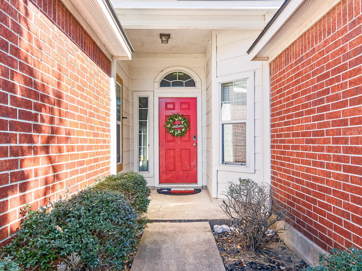 4 bed, 1997 sqft, $3,250 — Photo 2