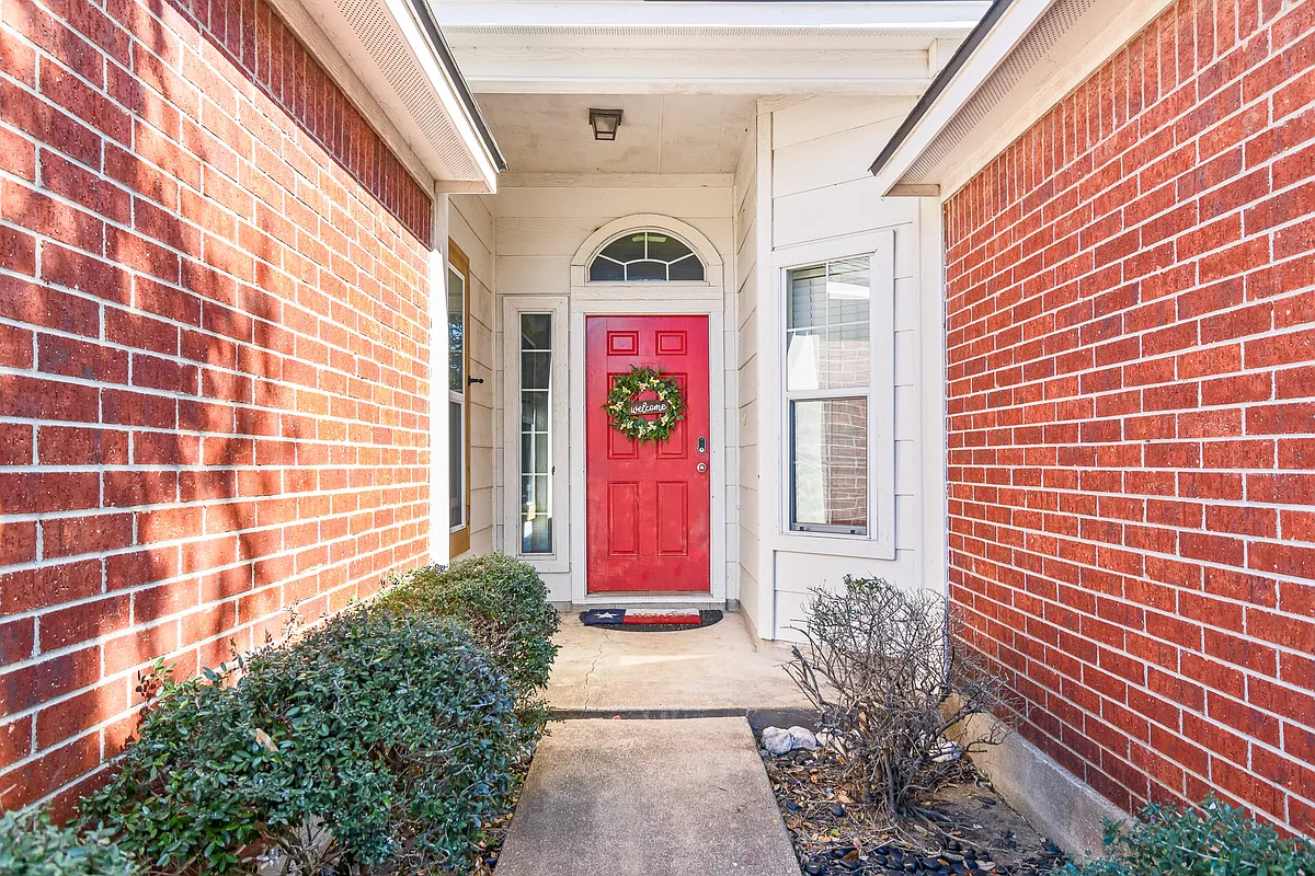 Building Photo - 3711 Meadow View Dr