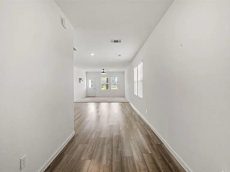 14707 Callard Ct — Photo 5
