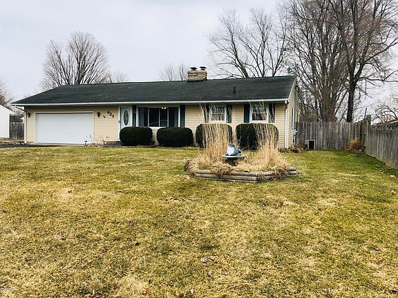 3rd image of 623 Woodlark St