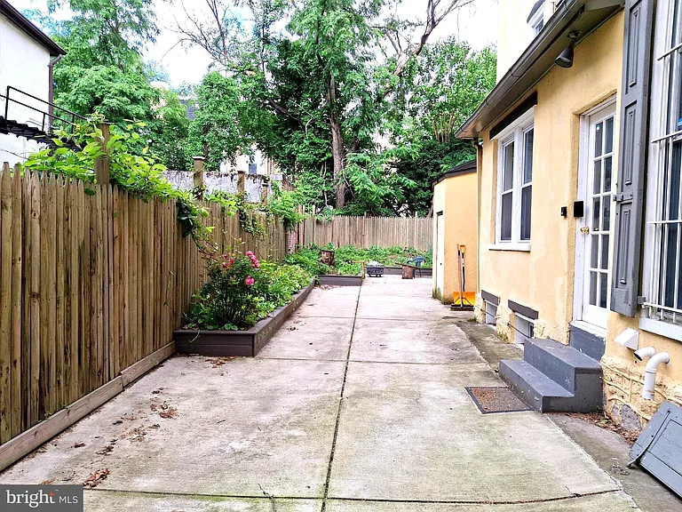 317 N 33rd St #1 — Photo 5