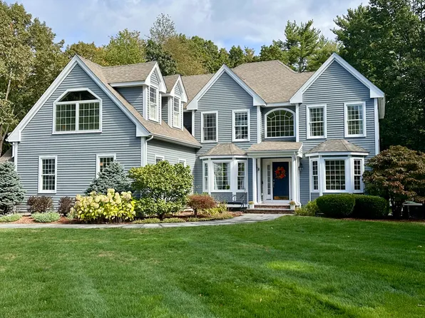 8 Dolloff Farm Dr, Exeter, NH 03833