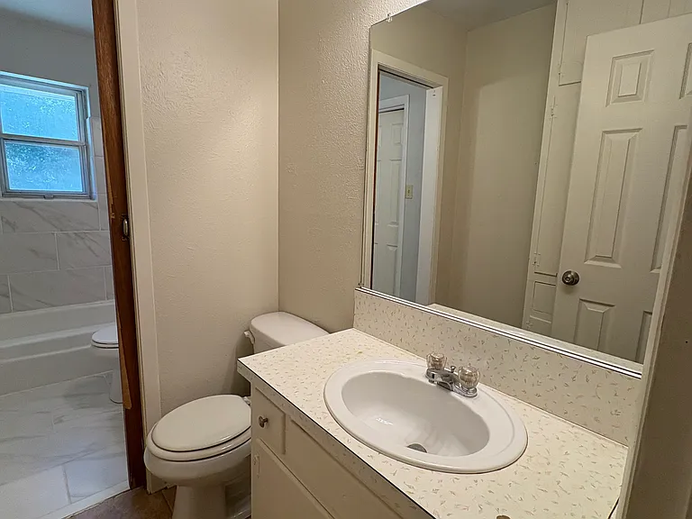 588 Rea Ave — Photo 11