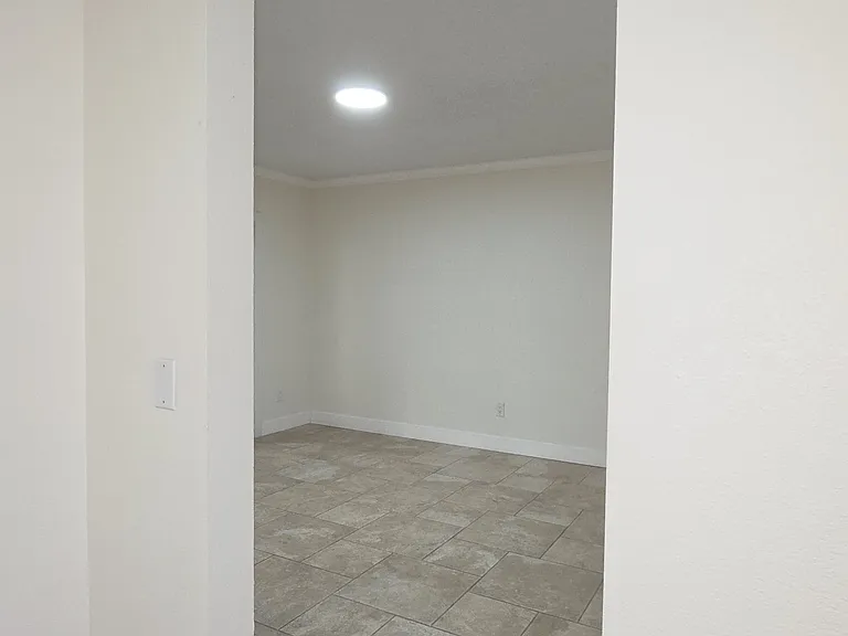 5307 W Cleveland St — Photo 9