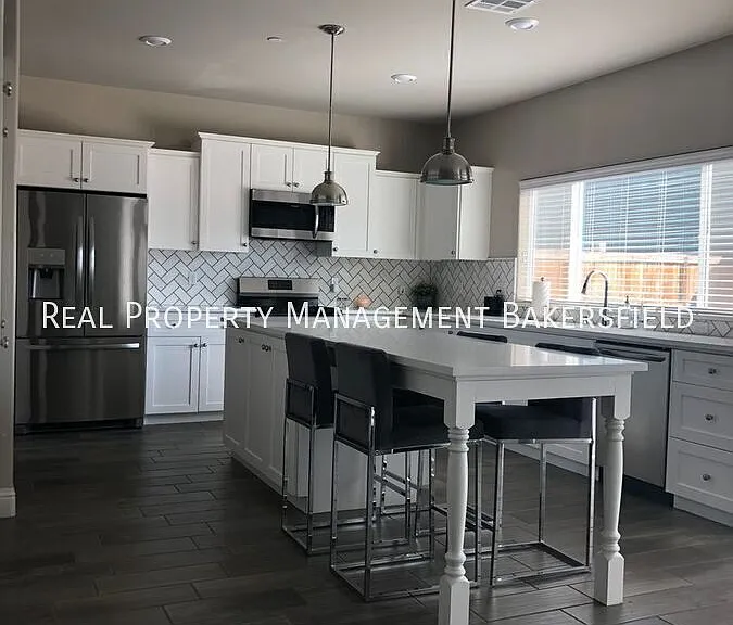 9009 Village Oaks Way — Photo 3