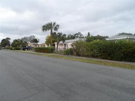 3rd image of 1601 15th Ave S