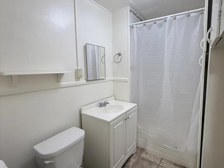 308 Roosevelt Ave #1S — Photo 11