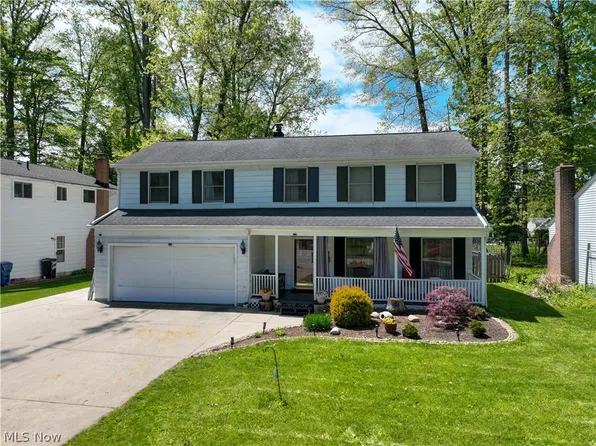 4562 Brendan Ln, North Olmsted, OH 44070