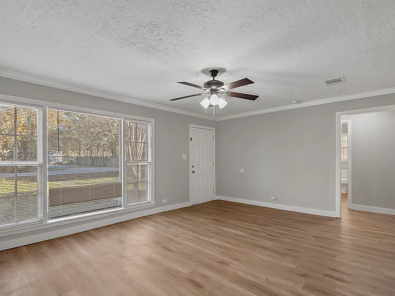 1330 Leaman Ave — Photo 7