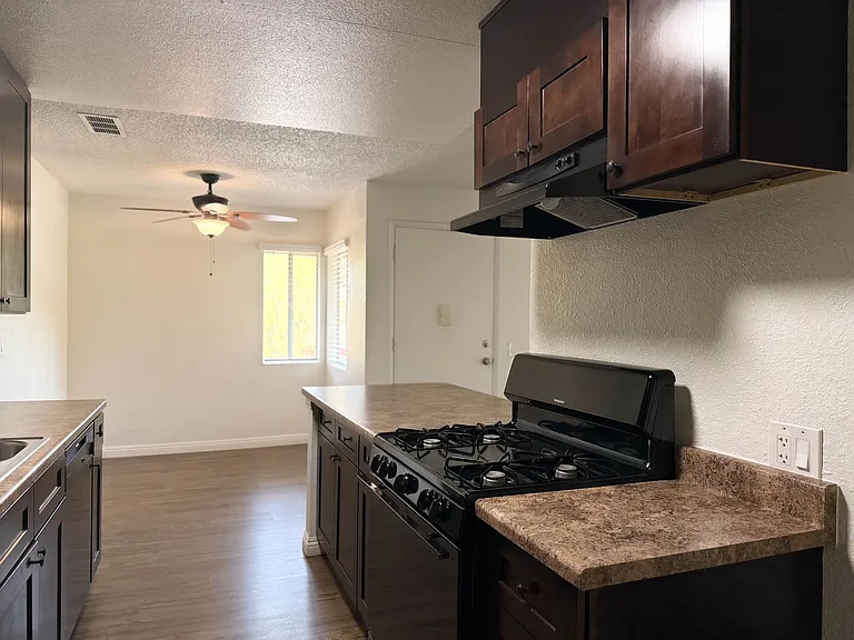 Peppertree Apartments — Photo 11