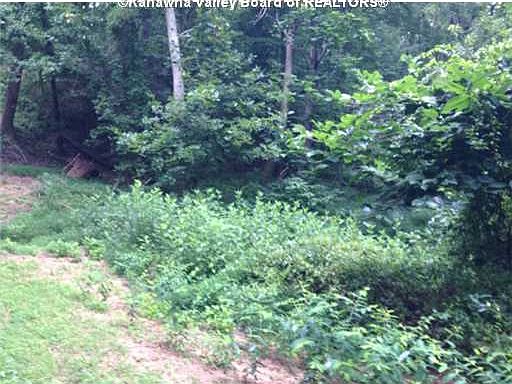 4th image of 721 Gordon Dr