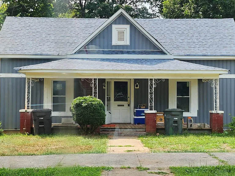 1328 Wilson W Lee Blvd — Photo 1