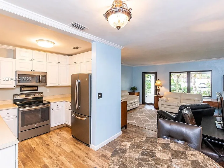 633 Mokena Dr — Photo 6