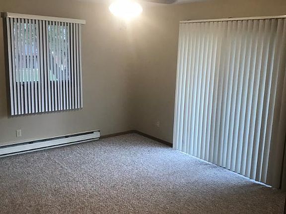 5th image of 4551 Governors Dr APT 5