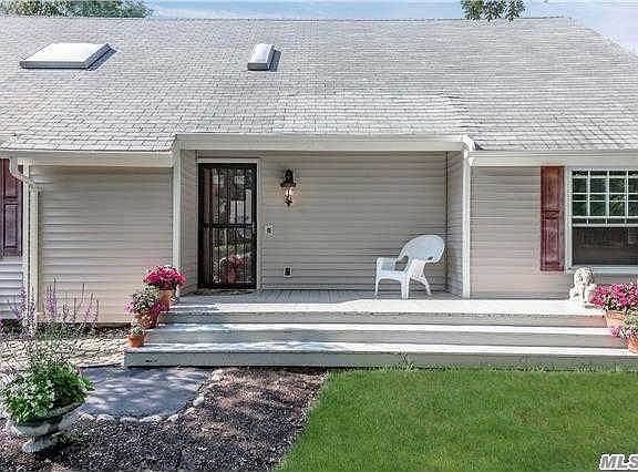 3rd image of 67 Trout Brook Ln
