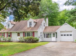 1117 Knoll Rd, Boonton, NJ 07005