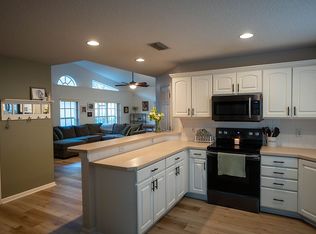 6315 Gentle Ben Cir, Zephyrhills, FL 33544