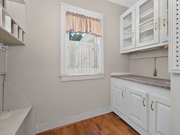 4th image of 387 Pittstown Rd #1