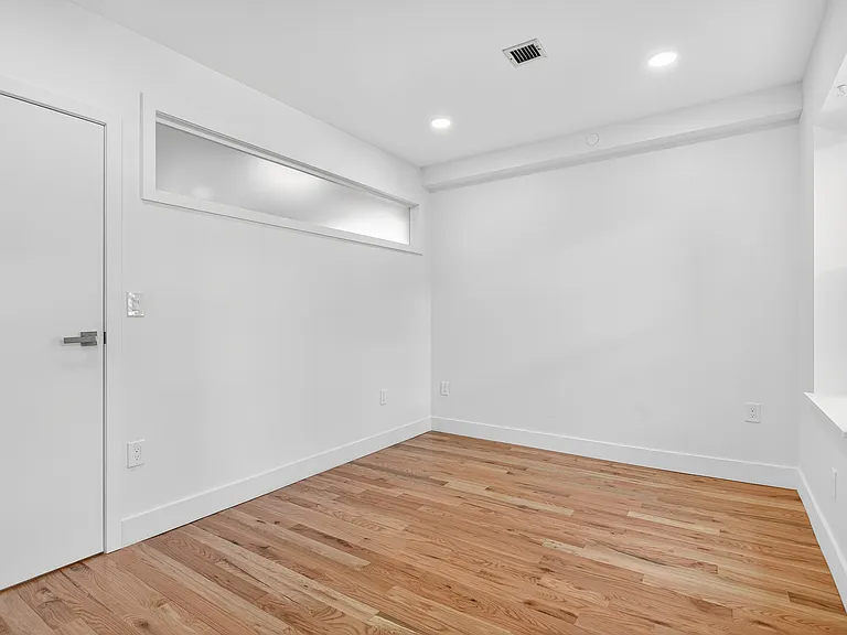 2213 Green St #B2 — Photo 12