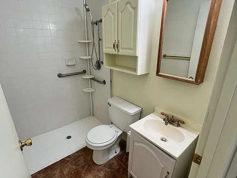 3627 E Lee St — Photo 10