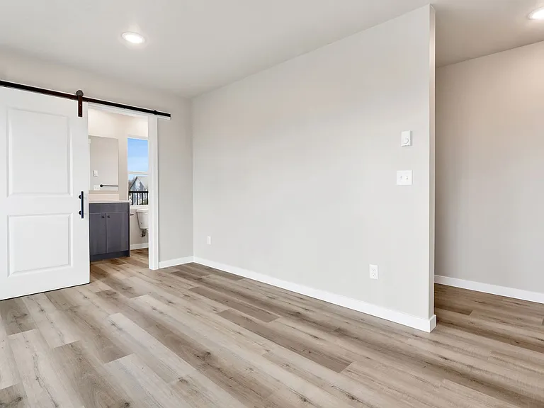 343 Martin St — Photo 19
