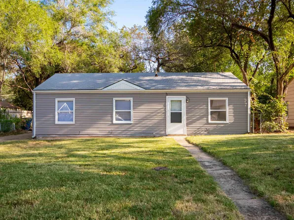 1230 E Arlington Dr, Wichita, KS 67219