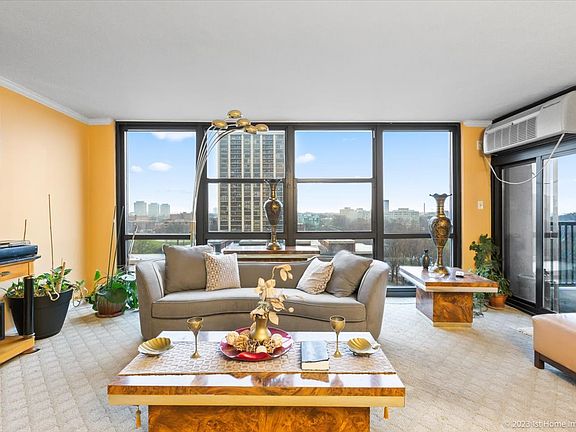 5th image of 2901 S Michigan Ave #802-803