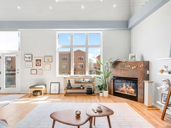 220 Roslyn St APT 102, Denver, CO 80230