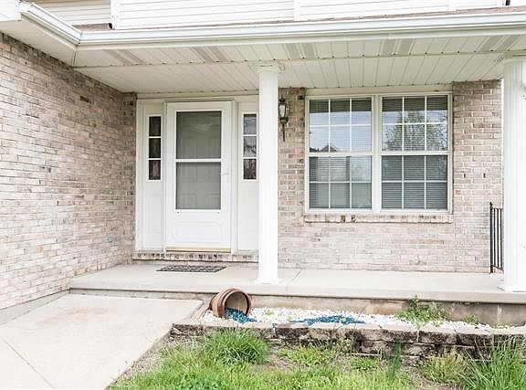2nd image of 2137 Blossom Ln