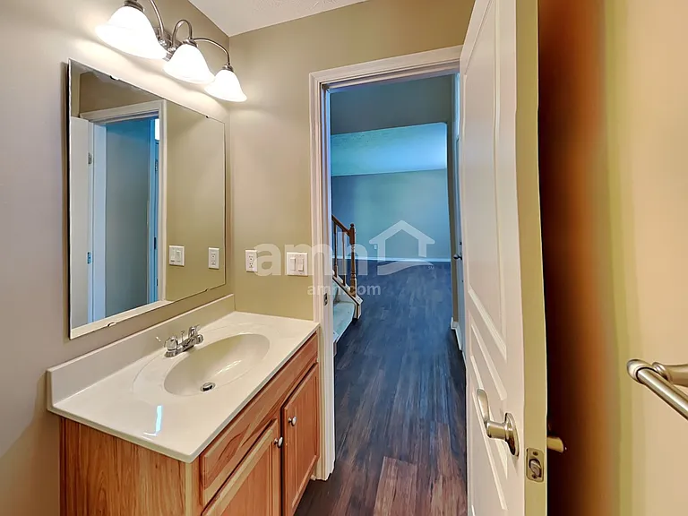 6694 Waverly Park — Photo 9