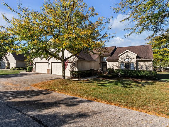 4th image of 37800 N Laurel Park Dr
