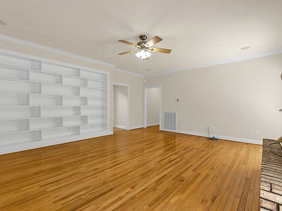 5th image of 1400 Slaydenwood Rd