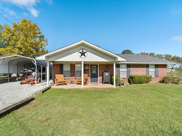 300 Bentley, Hughes Springs, TX 75656