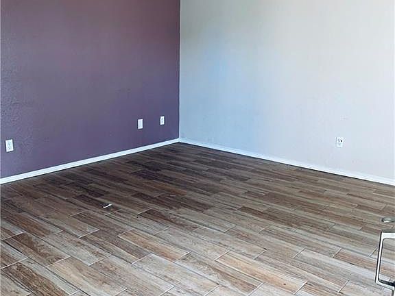 4th image of 716 W La Quinta Dr