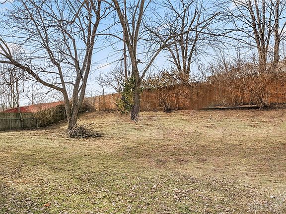 4th image of 6648 Oak Hill Dr