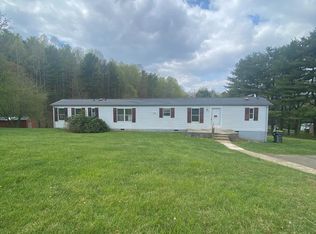 86 Montgomery St, Woodlawn, VA 24381
