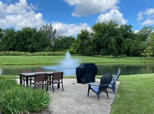 100 N Atkinson Rd APT B, Grayslake, IL 60030